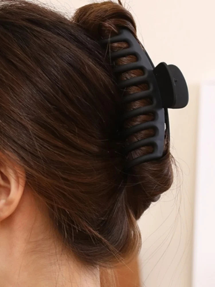 LuxeLoop – 16-Piece Bow Headband & Hair Claw Set